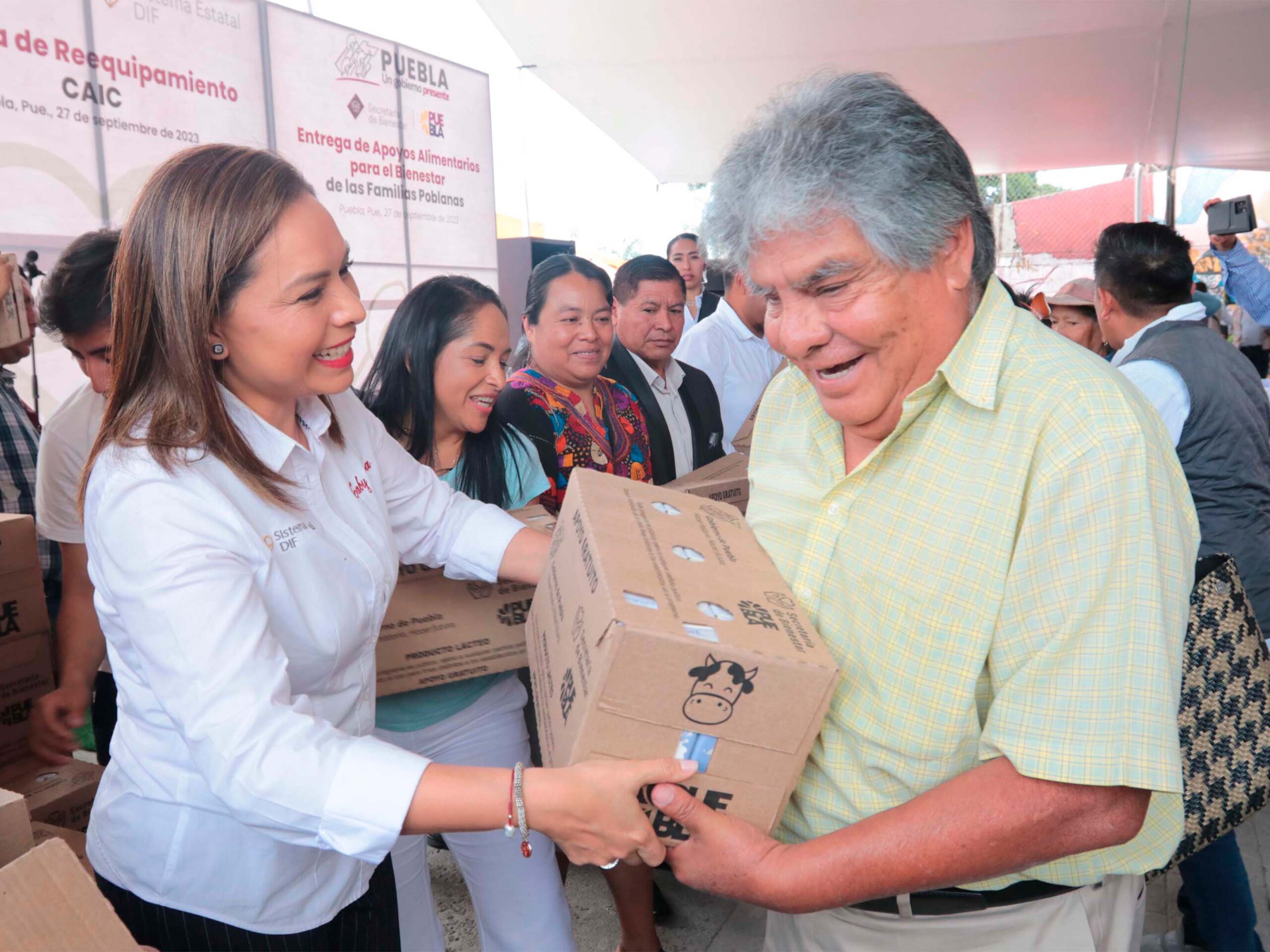 En La Resurrección, SEDIF y Bienestar fortalecen alimentación y educación de familias poblanas