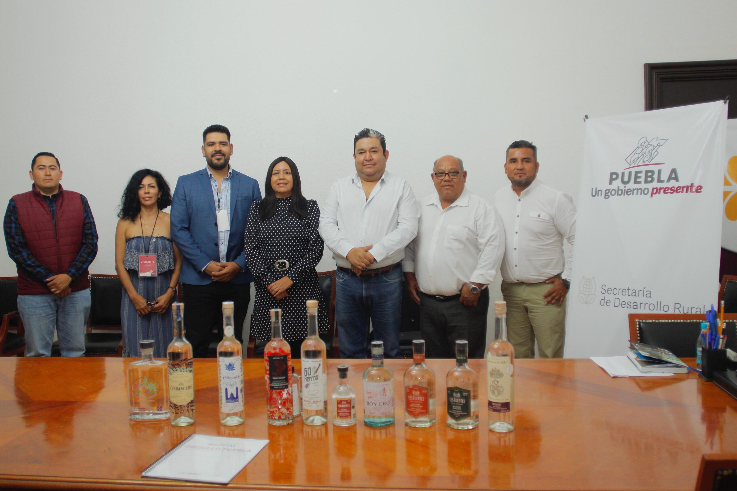 Promueve gobierno de Puebla introducción de mezcal a Canadá