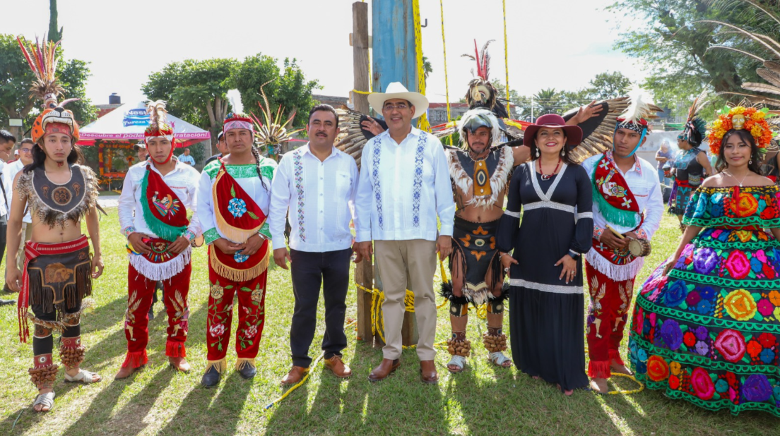 Visita Sergio Salomón altares monumentales en Huaquechula