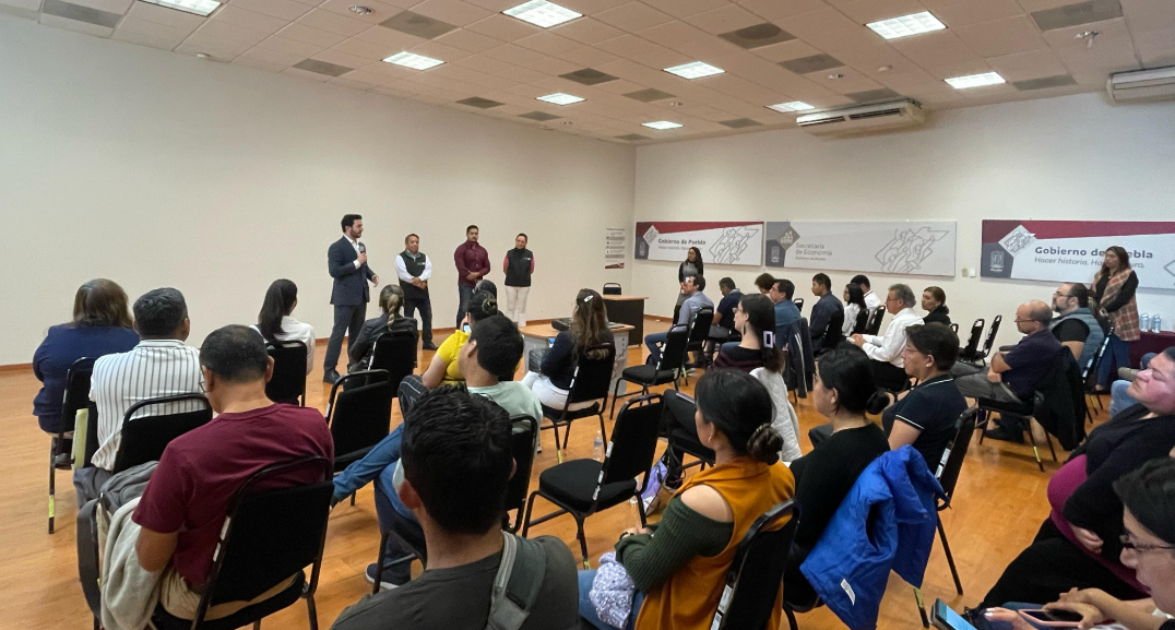 Fortalece gobierno estatal a emprendedores con capacitación y herramientas tecnológicas: Economía