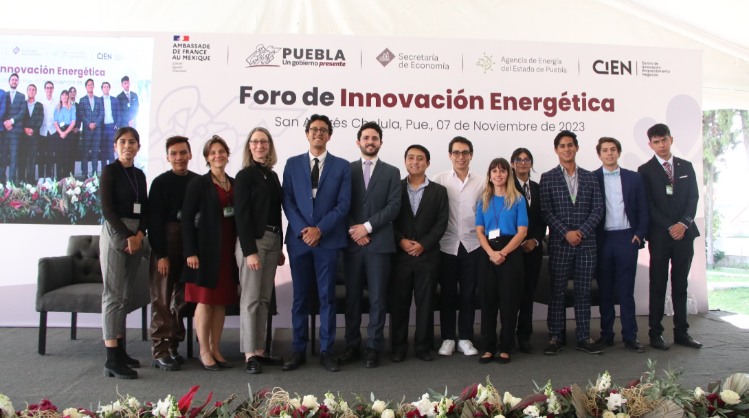 Obtienen ganadores de «ElectroHack 2023» estadía en Estados Unidos y Canadá: Economía