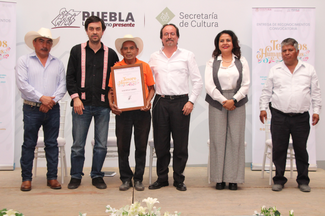 Entrega gobierno estatal estímulos de la convocatoria Tesoros Humanos Vivos