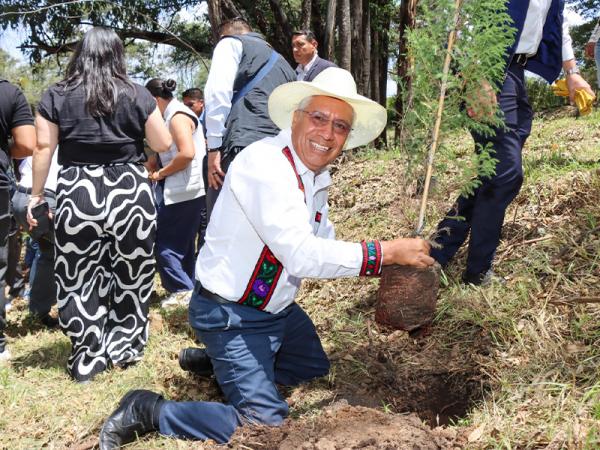 Con esperanza y acción, Secretaría de Educación celebra Día del Medio Ambiente
