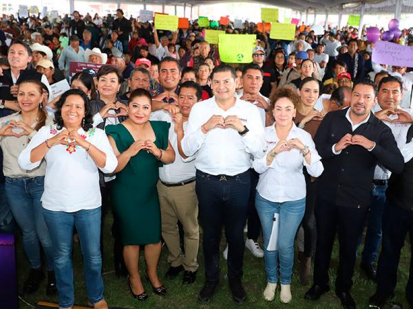 Seguridad para familias, con insumos para el campo y obra comunitaria en Tecamachalco