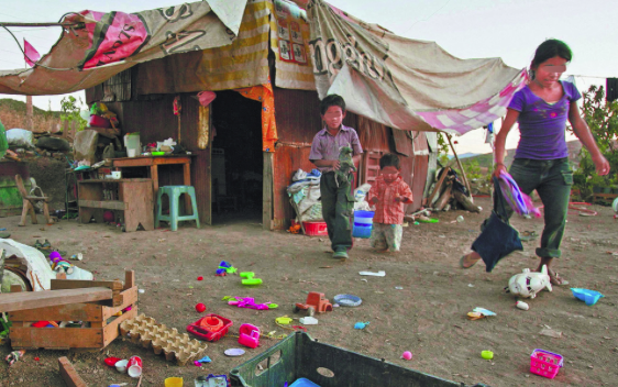 Pobreza en México: 6 de cada 10 personas presentan, al menos, una carencia social