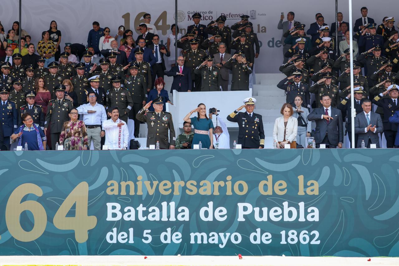 En unidad, con patriotismo y orden se realzó el desfile del 5 de mayo