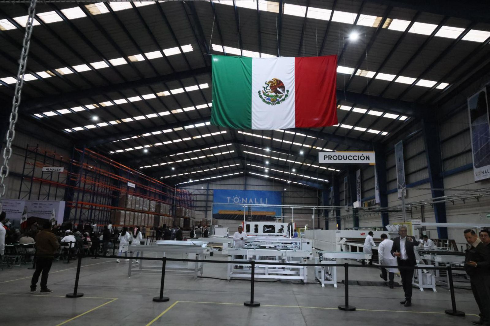 Presidenta Sheinbaum reconoce iniciativa de transición energética de Puebla en producción de paneles solares