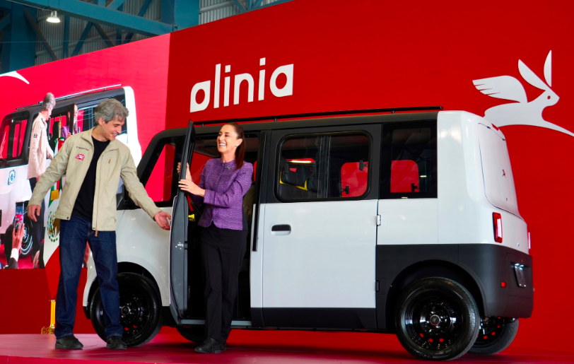 Claudia Sheinbaum presentó el primer vehículo eléctrico mexicano: Olinia 1