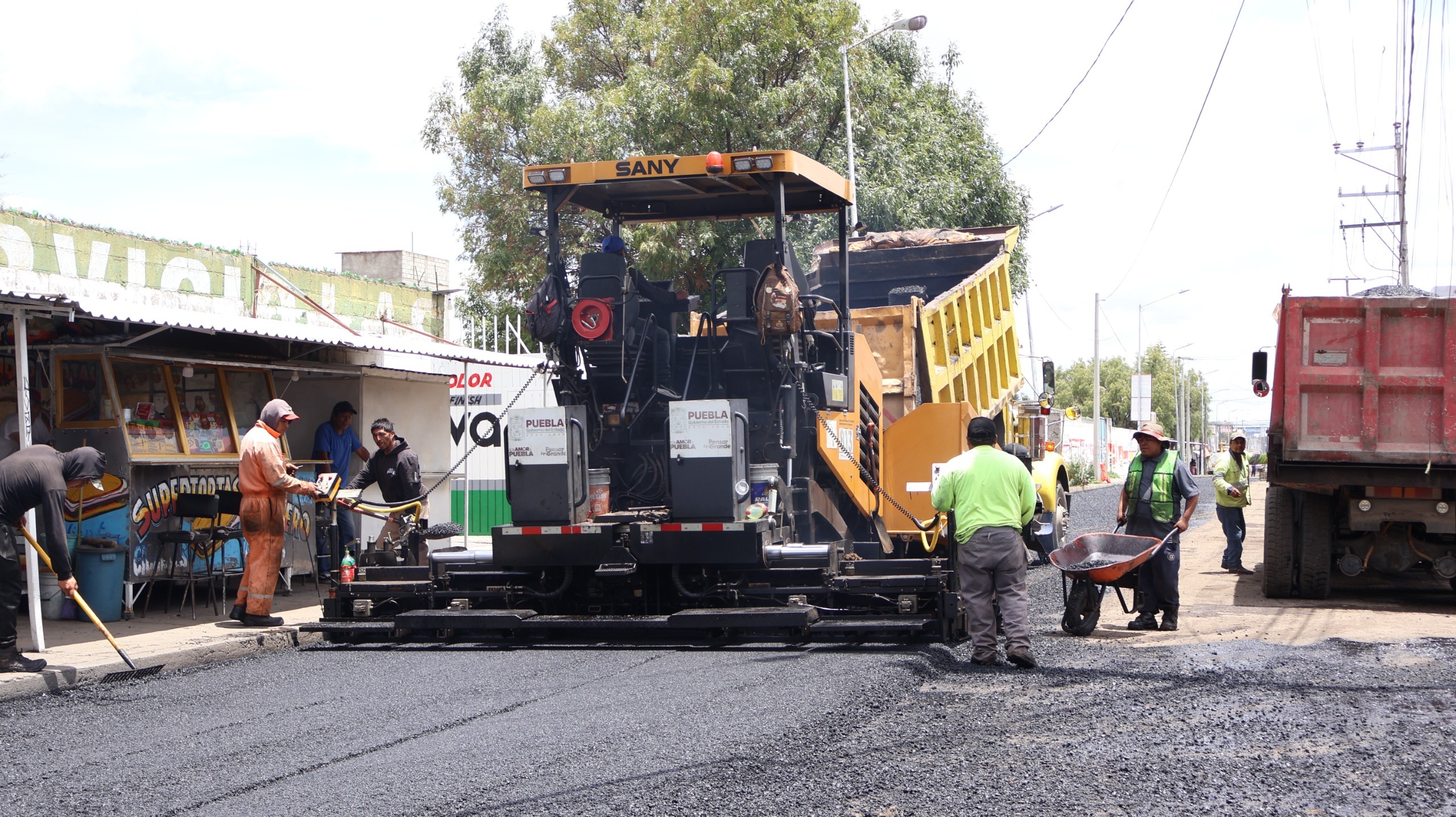 Inicia Gobierno Estatal pavimentación de seis vialidades más en la capital poblana