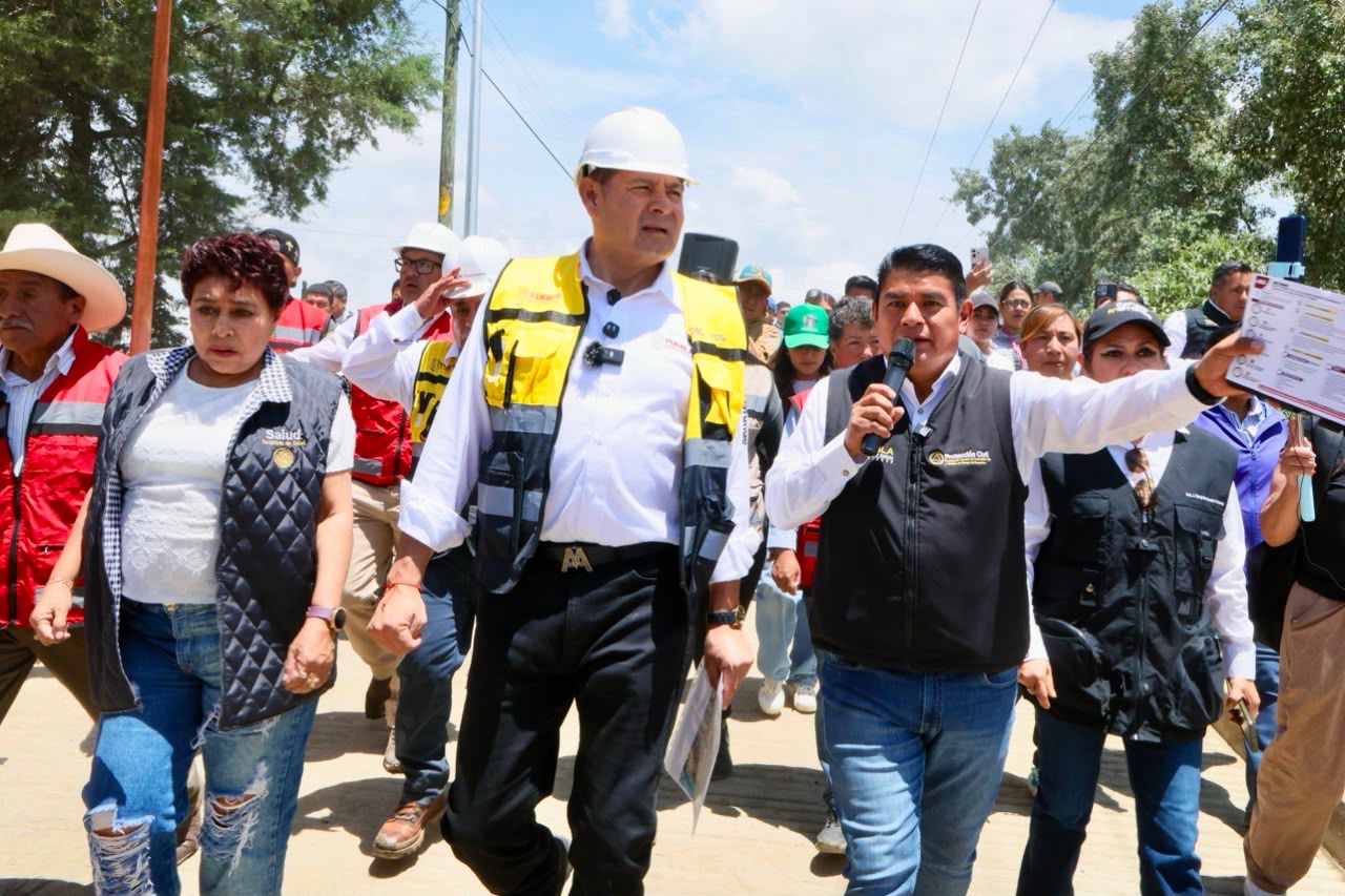 Por tierra y por aire, gobernador Armenta Mier recorre zona afectada en Ciudad Serdán