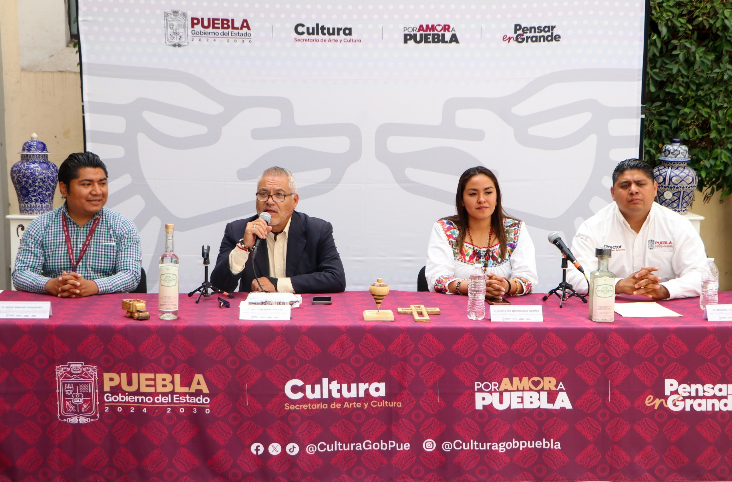 Secretaría de Arte y Cultura estatal promueve expo venta artesanal en Romero Vargas
